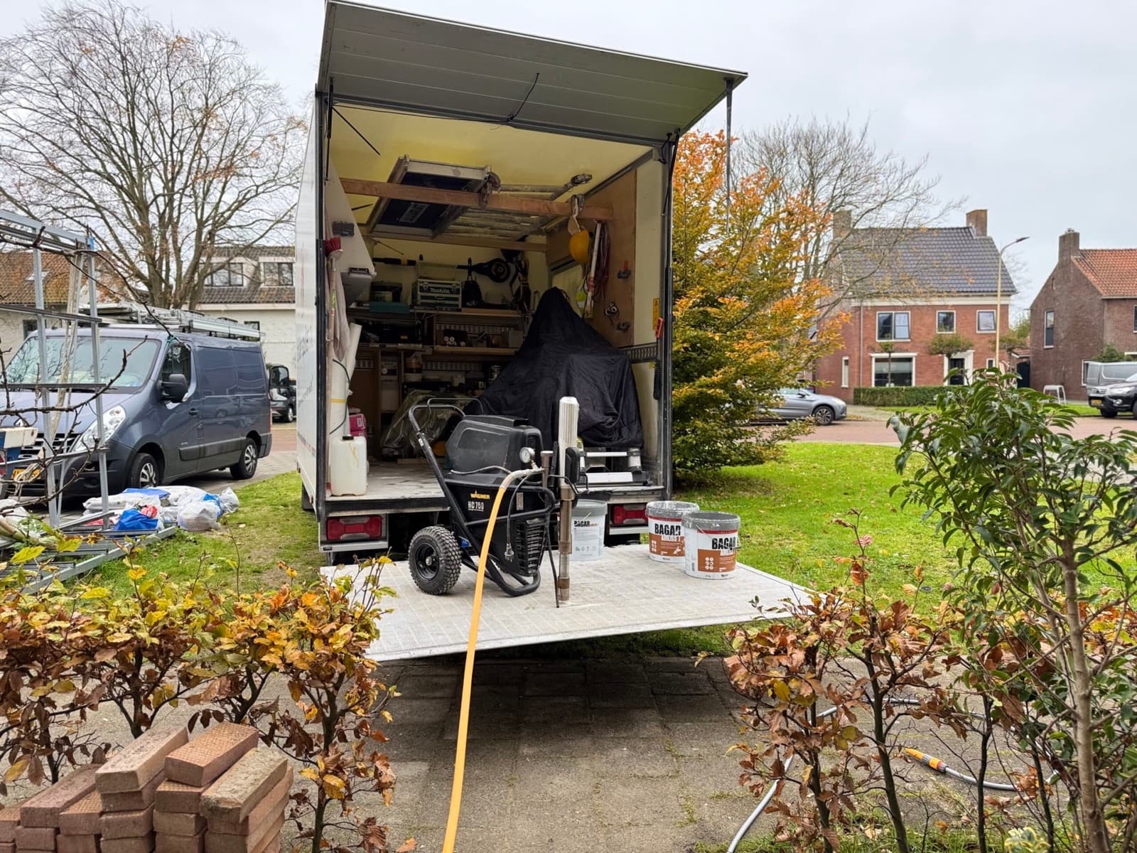 Aanbrengen van brandwerende coating op staal